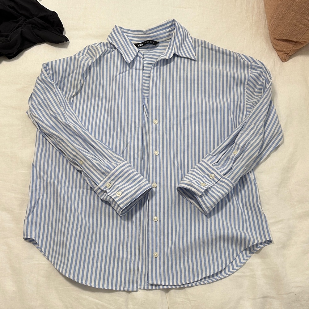 Zara Women's Blue and White Striped Button Down Shirt